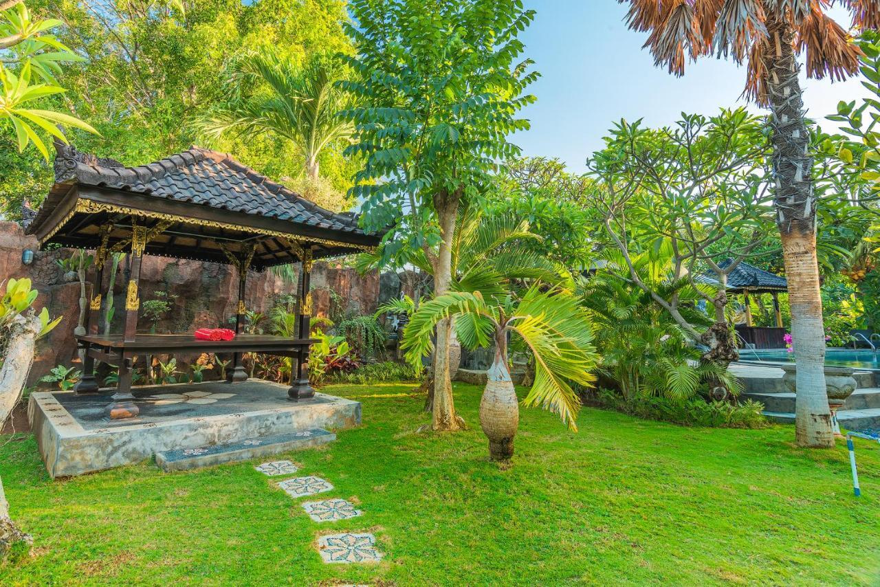 Pondok Wisata Sartaya 2 โลวินา ภายนอก รูปภาพ