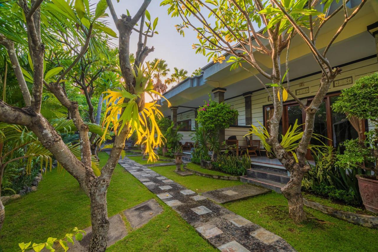 Pondok Wisata Sartaya 2 โลวินา ภายนอก รูปภาพ