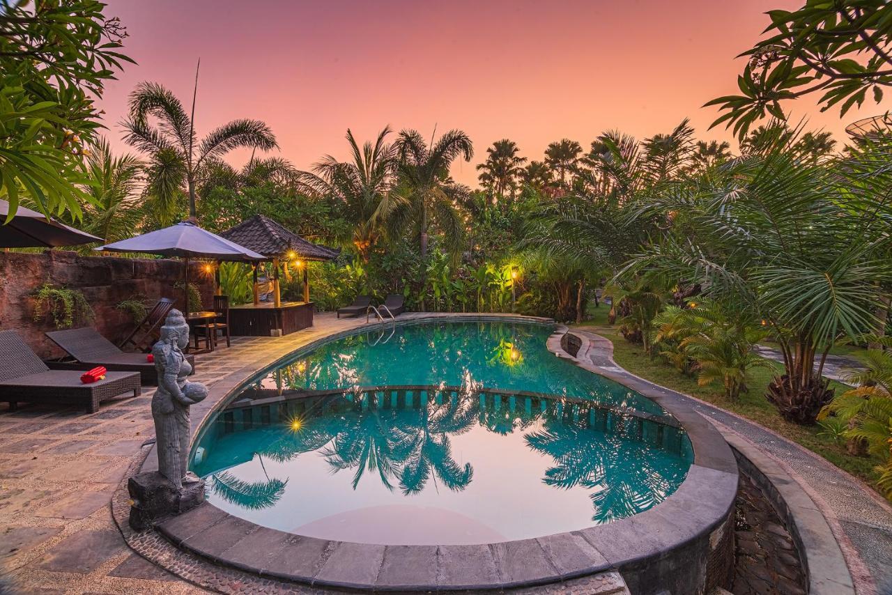 Pondok Wisata Sartaya 2 โลวินา ภายนอก รูปภาพ